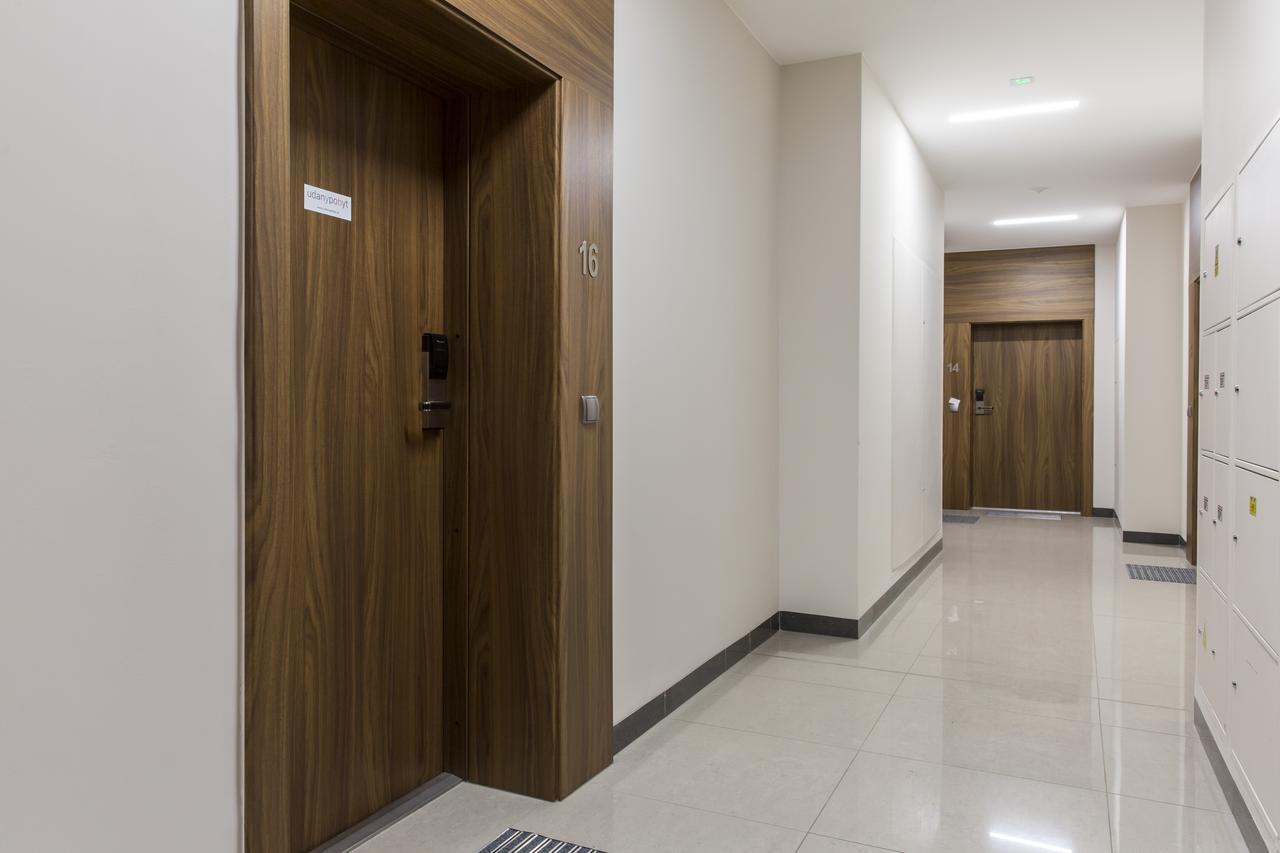Apartament Udanypobyt Apartament Zamoyskiego 73 *